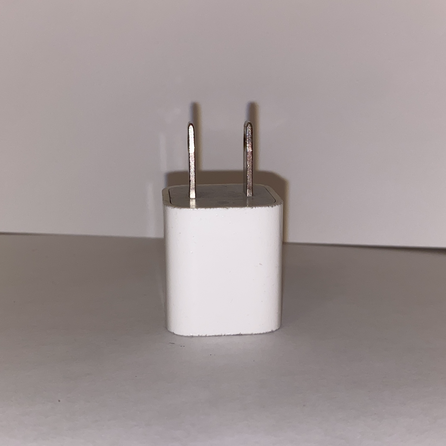 An image of a charging cube.